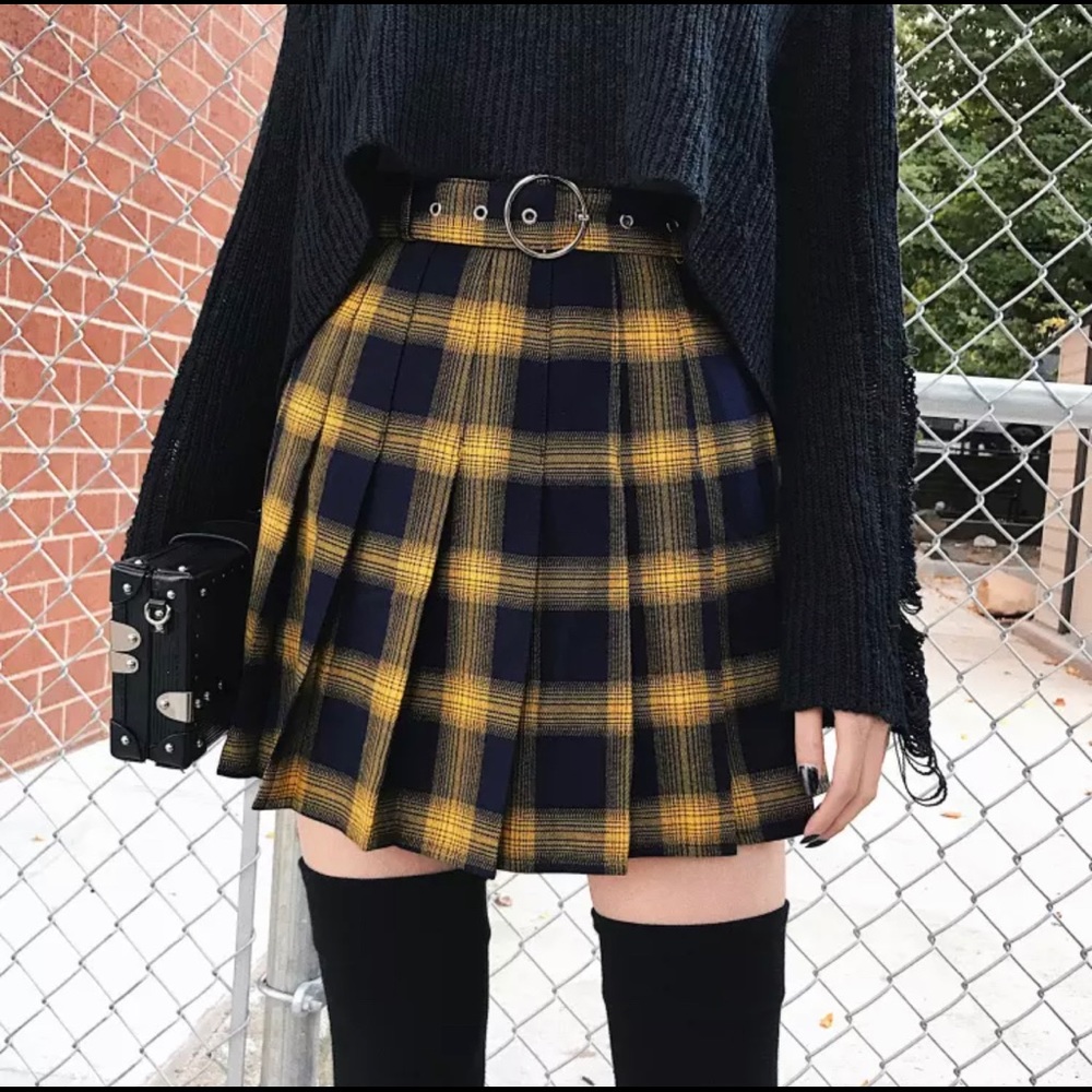 Yellow plaid pleated skirt